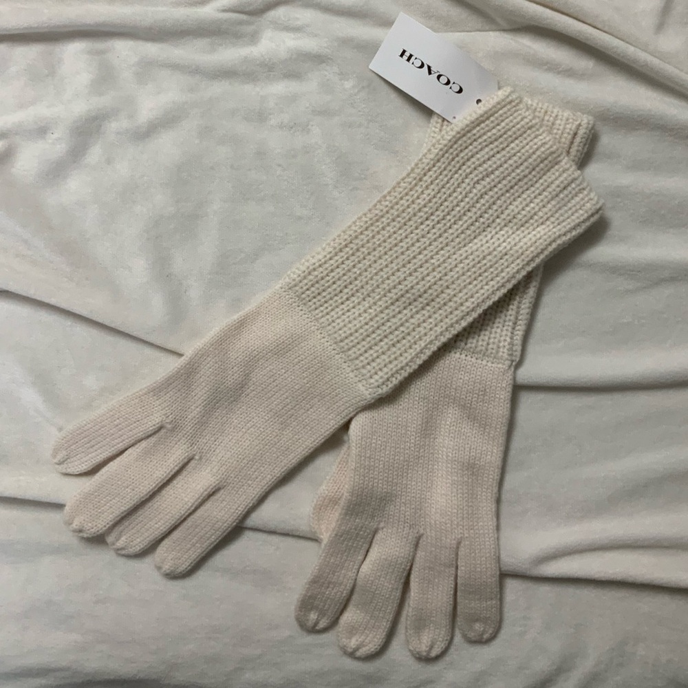 COACH Cream Women's Knit Gloves